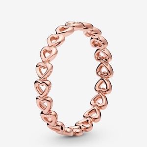 NWT Pandora Band of Hearts Ring